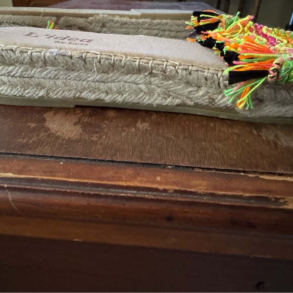 Size 39 L’idea by Lori colorful woven and rope slides with fringe - Picture 8 of 10